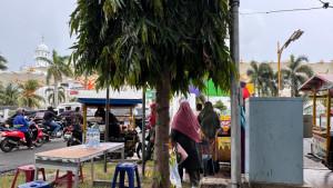 WH-berpatroli-agar-warga-segera-menunaikan-ibadah-shalat-Jumat.jpg