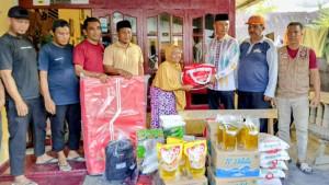 Wabup-Abdya-Zaman-Akli-serahkan-bantuan-masa-panik.jpg