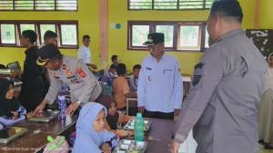 Wabup-pantau-program-MBG-di-Singkil-Utara.jpg