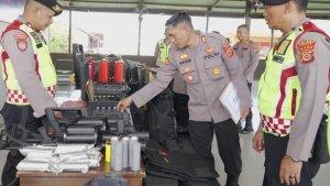 apel-pengecekan-senjata-dinas-Polri-di-Polres-Pidie.jpg