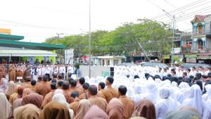 bupati-aceh-barat-pimpin-apel-pagi-di-RSUD-Cut-Nyak-Dien-Meulaboh.jpg