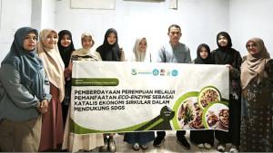 dosen-Unimal-latih-emak-emak-buat-pupuk.jpg