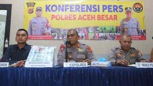 kepala-desa-kembalikan-Rp-170-juta-ke-Polres-Aceh-Besar.jpg