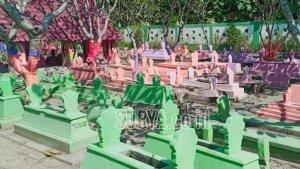 makam-warna-warni-di-madium.jpg