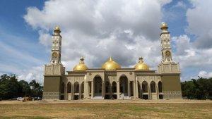 masjid-agung-abdya-tampak-pada-siang-hari.jpg