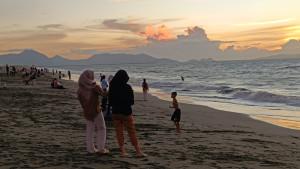 pantai-alue-naga-banda-aceh-serambinews.jpg