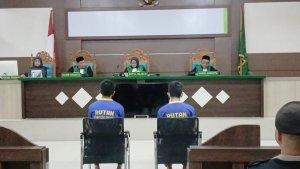 pasangan-penyuka-sesama-jenis-divonis-cambuk-di-Banda-Aceh-2025.jpg