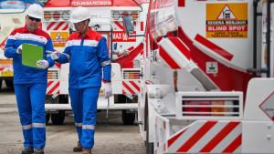 pekerja-di-PT-Elnusa-Petrofin-sedang-pengecekan.jpg