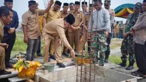 peletakan-batu-pertama-pembangunan-Masjid-At-Taubah.jpg
