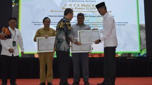 penghargaan-140.jpg