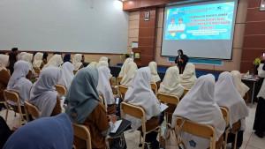 peserta-lomba-pembuatan-resensi-buku-berbasis-koleksi-perpustakaan-tahun-2025-Meulaboh.jpg