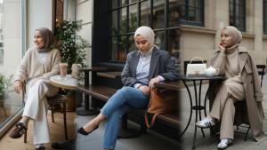 prompt-gemini-ai-Editorial-Street-Style-Modern-dan-Classy.jpg