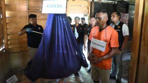 rekonstruksi-ulang-kasus-kekerasan-terhadap-anak-yang-berujung-pada-kematian-di-AS.jpg