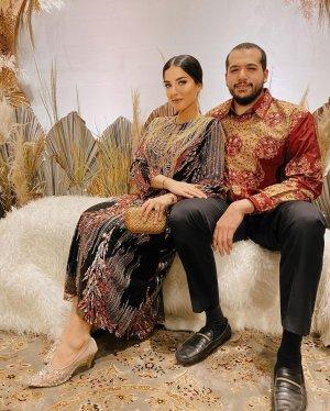 tasya-farasya-bersama-sang-suamiahmad-assegaf.jpg