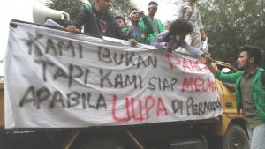 uupa-gempa-melakukan-unjuk-rasa_20170321_083122.jpg