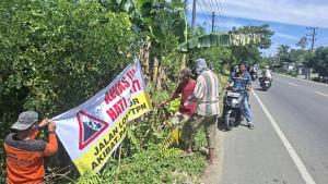 warga-protes-parit-isolasi-PTPN-IV-Reg-6.jpg