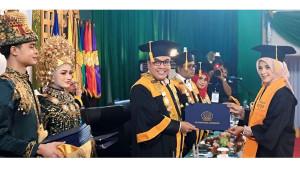 wisuda-politeknik-lhokseumawe_18102025.jpg