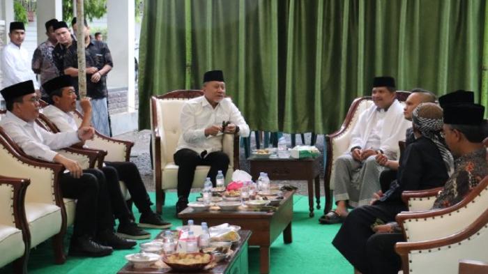 3-Menteri-Kabinet-Presiden-Prabowo-Subianto-Takziah-Almarhumah-Hj-Rusni-binti-H-Yunus.jpg
