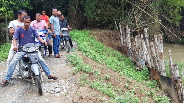 74 Tahun Jalan Penghubung Kecamatan Pidie dan Delima tak Beraspal, Ini Harapan Warga ke Pemerintah