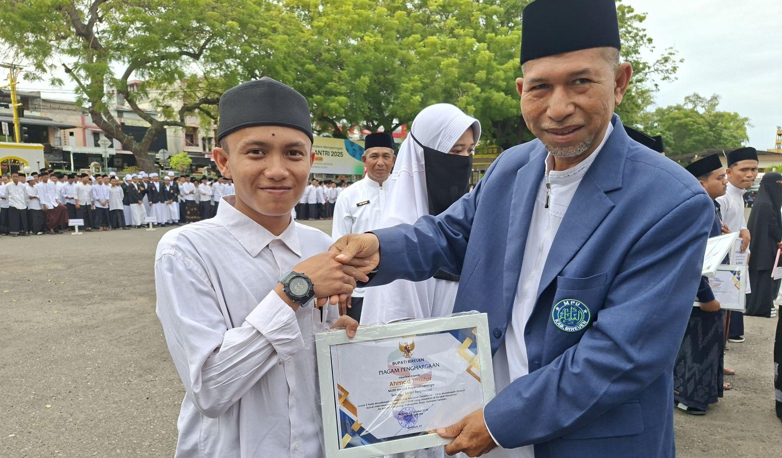 Ahmad-Thaifur-hidup-tanpa-ponsel.jpg