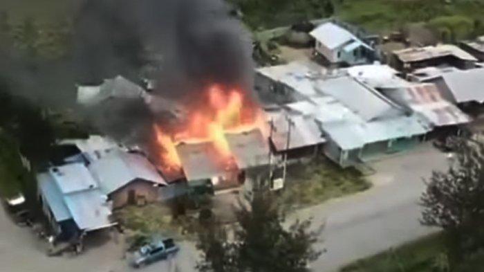 KKB Bakar 16 Rumah Warga di Puncak Papua, Diduga Dendam Atas Kematian Ali Teu Kogoya