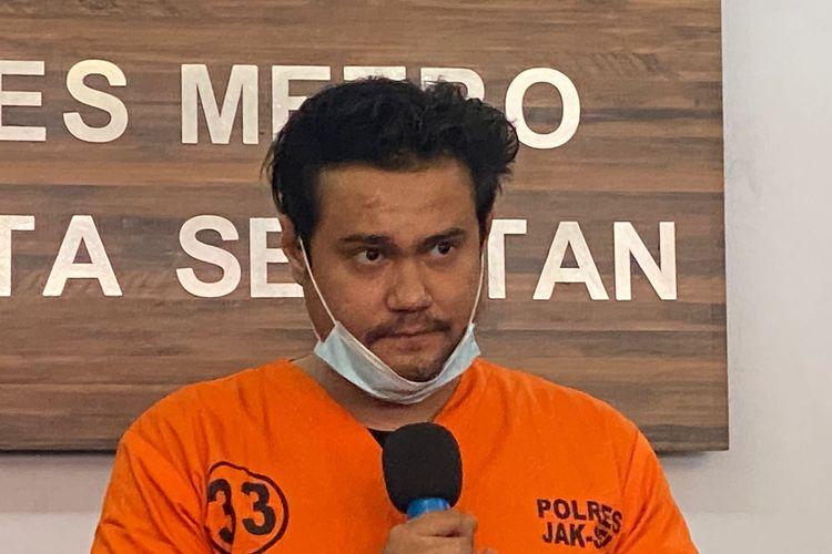 Aktor-Bobby-Joseph-menghadiri-perilisan-kasus-narkoba-yang-menjeratnya.jpg