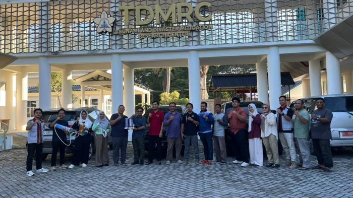 Anggota-PPDS-Militer-USK-Bergerak-ke-Bireuen-Bersiap-Menjangkau-Gayo-Lues-untuk-Respons-Bencana.jpg