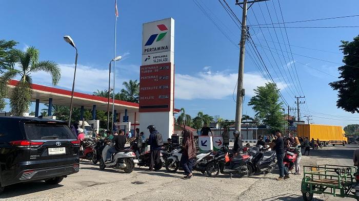 Waduh! Krisis BBM di Aceh Tamiang belum Tuntas, DPRK Perkirakan Antrean SPBU Normal Pekan Depan - Serambinews.com