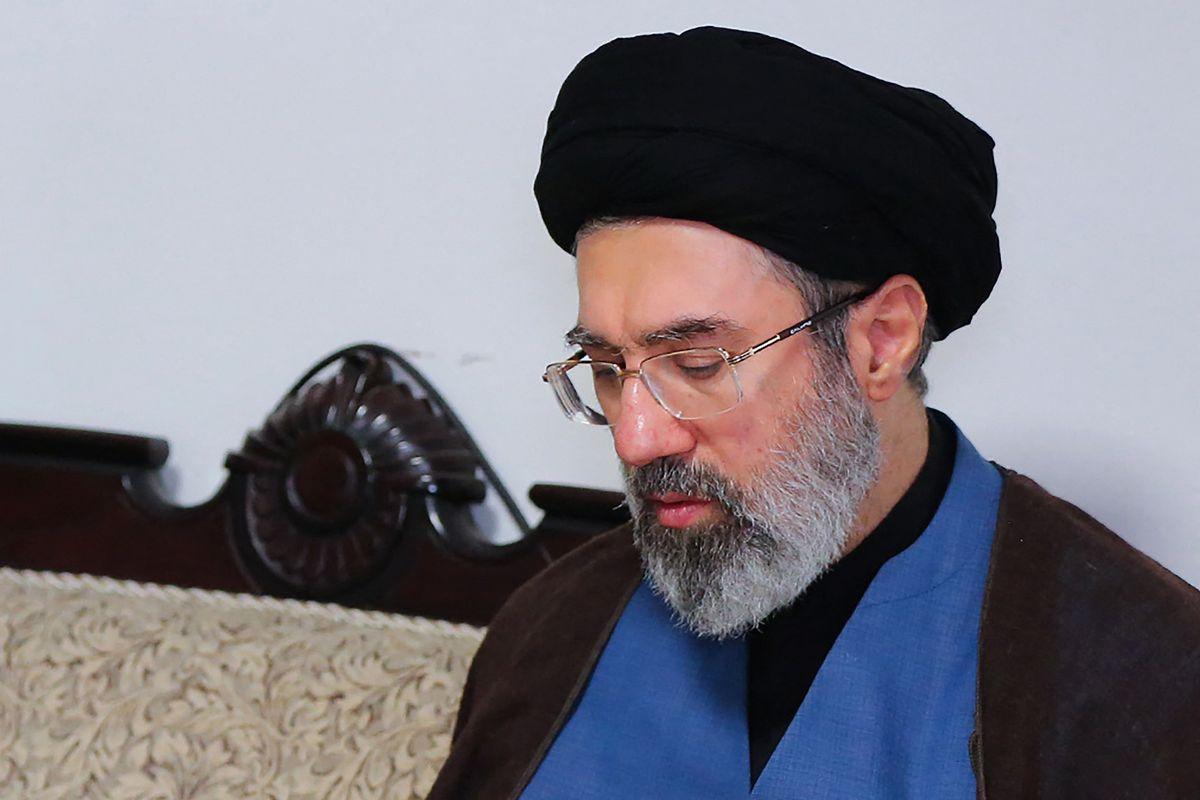 Mojtaba Khamenei Bersumpah Balas Kematian Ayahnya: Tuntutan Bangsa Iran dan Pasti Dilakukan - Serambinews.com