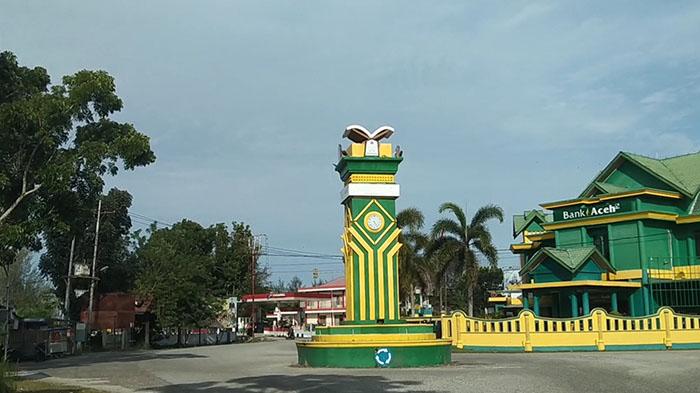 Bundaran-Bank-Aceh-Syariah-di-Aceh-Singkil.jpg