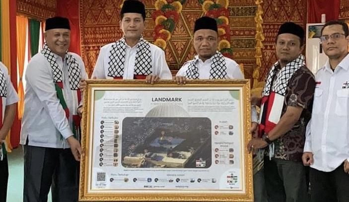 Bupati-Aceh-Selatan-Salurkan-Bantuan-Donasi-untuk-Palestina-melalui-KNRP-Aceh.jpg