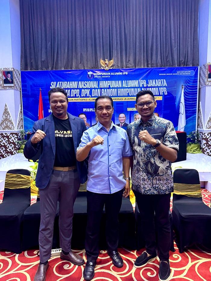 Calon-Ketua-Umum-HA-IPB-foto-bersama-Sekum-Wakil-Sekretaris-HA-IPB-Aceh.jpg