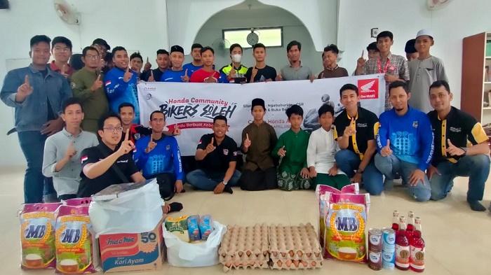 Honda Community Bikers Soleh Santuni Anak Panti dan Bagi Takjil di Jalan