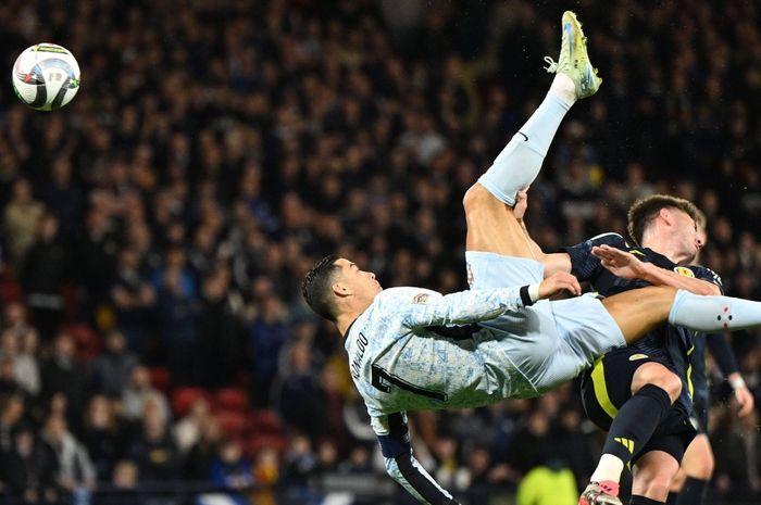 Cristiano-Ronaldo-gagal-mencetak-gol-dan-Portugal-pun-ditahan-Skotlandia.jpg
