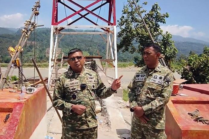 TNI Percepat Pembangunan Jembatan Gantung Terpanjang di Aceh Tenggara - Serambinews.com