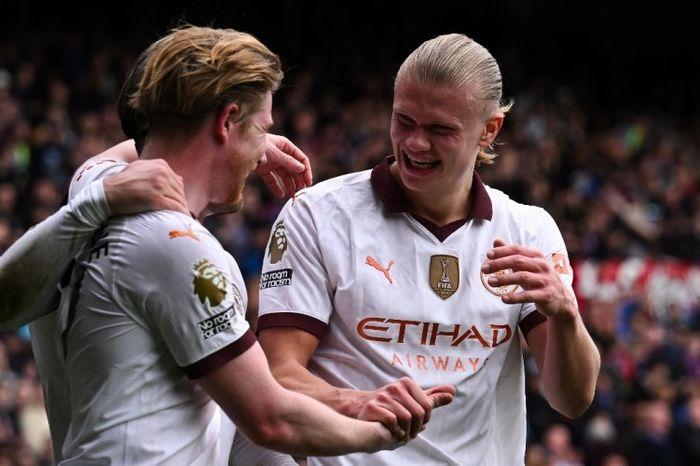 Erling-Haaland-dan-Kevin-De-Bruyne-dalam-laga-kontra-Crsytal-Palace.jpg