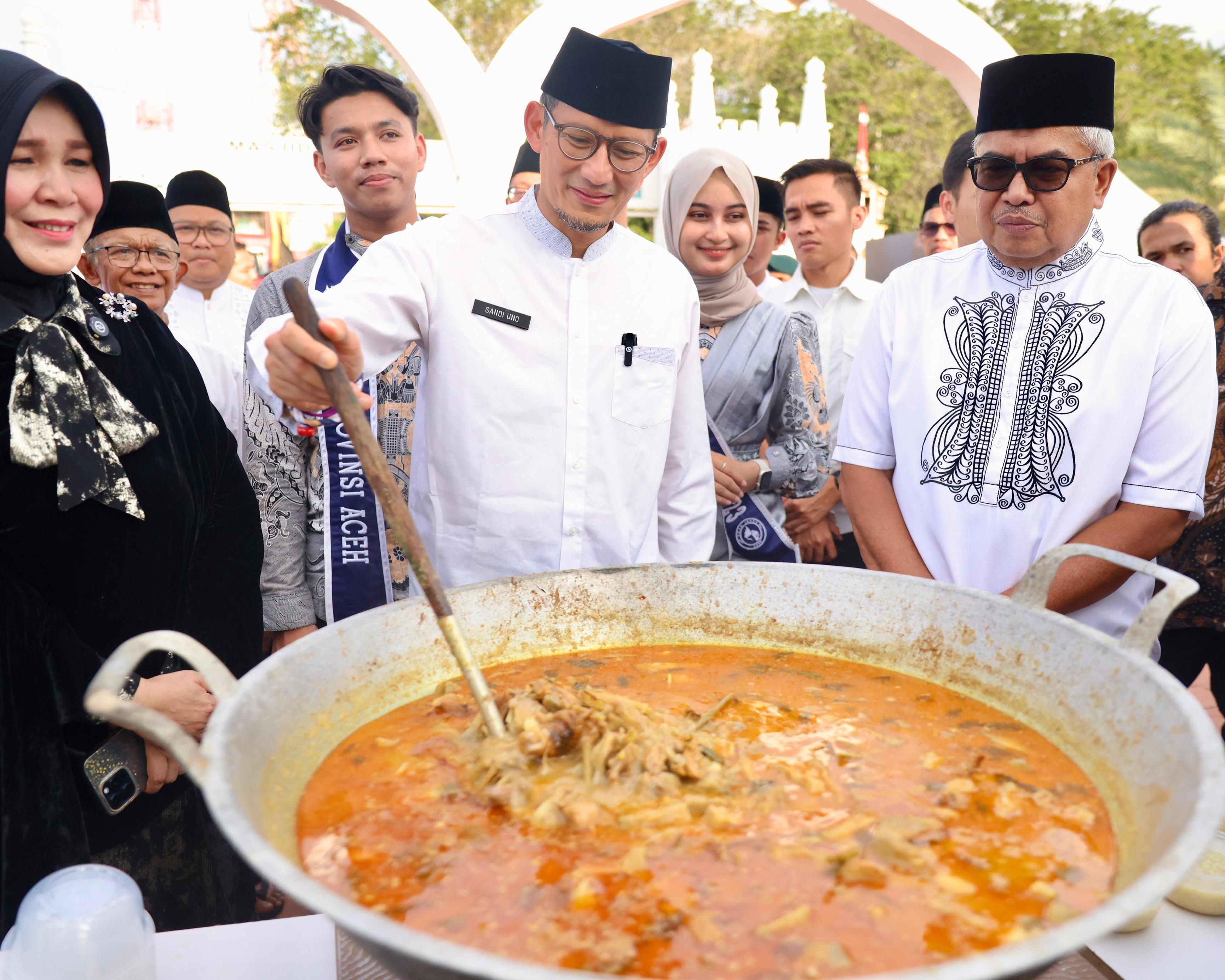 Event-Aceh-Ramadhan-Festival-resmi-ditutup-oleh-sandiaga-uno.jpg