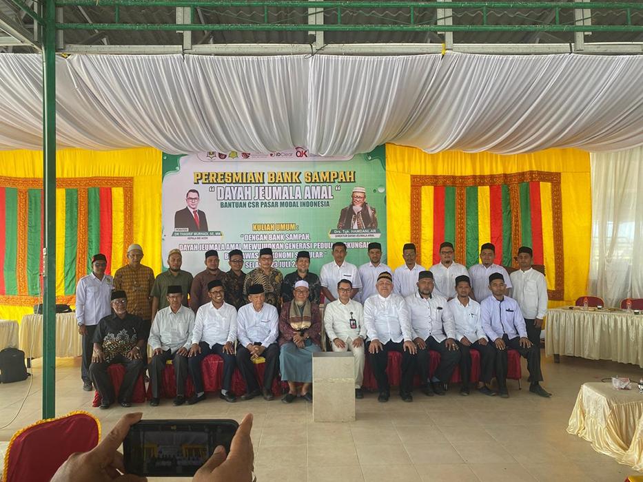 Kepala BEI Aceh Resmikan Bank Sampah Dayah Jeumala Amal