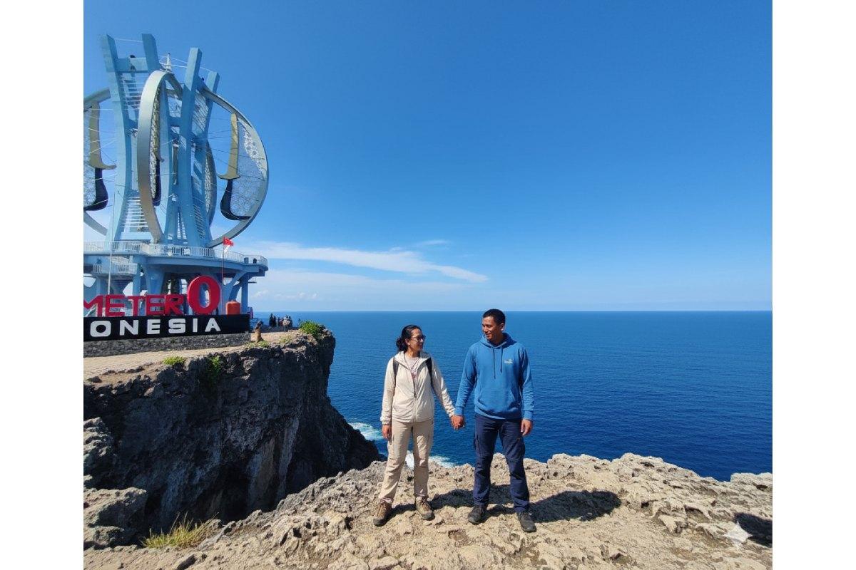 Foto hasil olahan Gemini AI praweding di Tugu 0 KM Indonesia