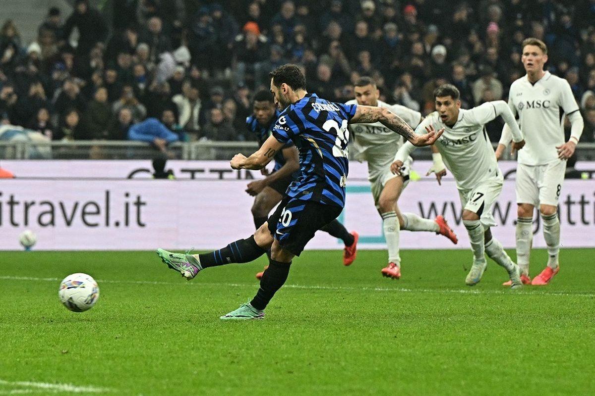 Gelandang-Inter-Milan-Hakan-Calhanoglu-gagal-mencetak-gol-penalti.jpg
