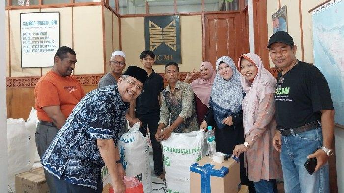 ICMI-Aceh-Salurkan-3-Ton-Logistik-untuk-Korban-Banjir-Aceh.jpg