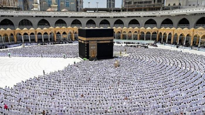 Ibadah-Umrah-Jamaah-di-Masjidil-Haram-Mekkah-Arab-Saudi.jpg
