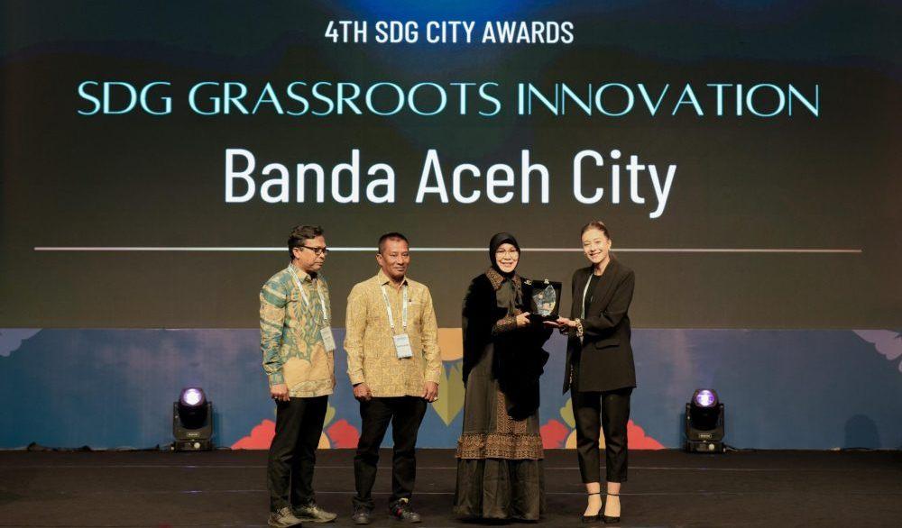 Illiza-terima-penghargaan-pada-ajang-4th-CityNet-SDG-City-Awards-2025.jpg