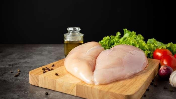 Ilustrasi-dada-ayam-memiliki-kandunga-protein-yang-tinggi.jpg