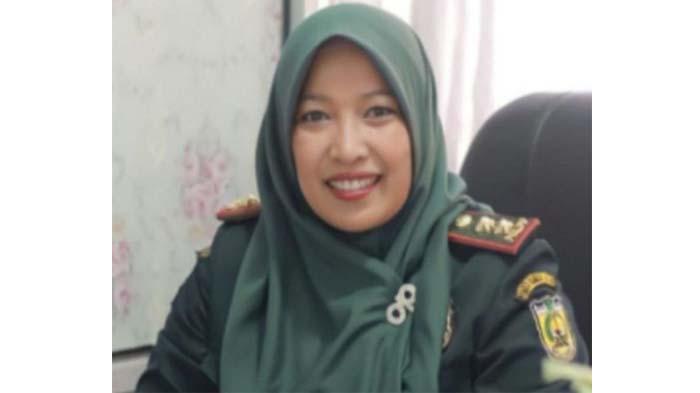 Kabid-Penegakan-Syariat-Islam-Satpol-PP-dan-WH-Banda-Aceh-Roslina-A-Djalil_2025_.jpg