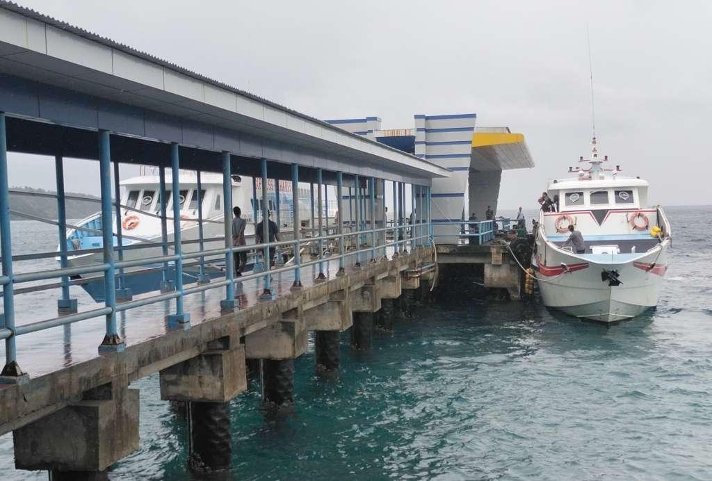 Kapal-cepat-terlihat-bersandar-di-Pelabuhan-Balohan-usai-jadwal-dibatalkan.jpg