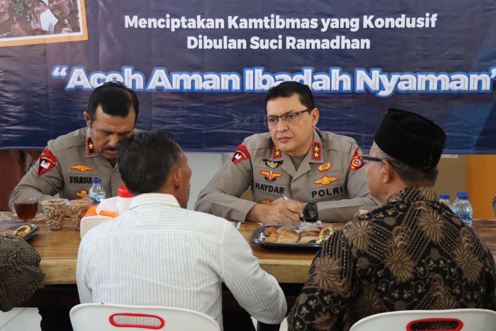 Kapolda-Aceh-Irjen-Pol-Ahmad-Haydar-Dengarkan-Curhat-Warga.jpg