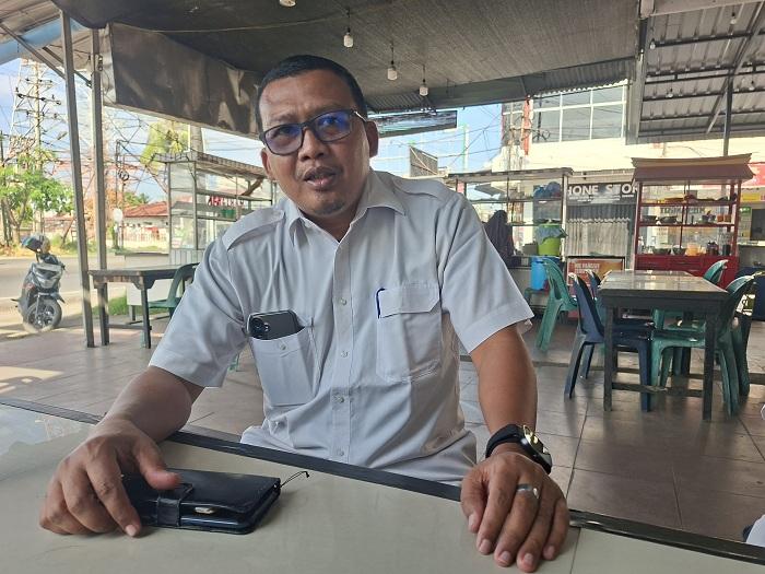 Kepala-SMKN-1-Peusangan-Bireuen-Faisal-ST-MPd.jpg