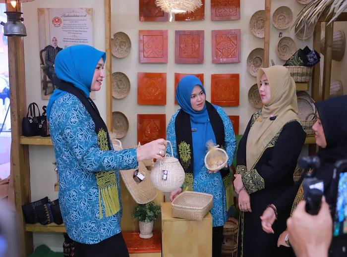 Produk Unggulan Aceh Besar Mejeng di Pameran Kriya dan Wastra Nasional di Makassar - Serambinews.com