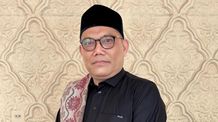 Gerakan Ayah Antar Anak ke Madrasah, Kemenag Aceh Barat: Bangun Kepercayaan Diri dan Karakter Anak - Serambinews.com